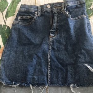 Aritzia wilfred free free raw hem mini skirt